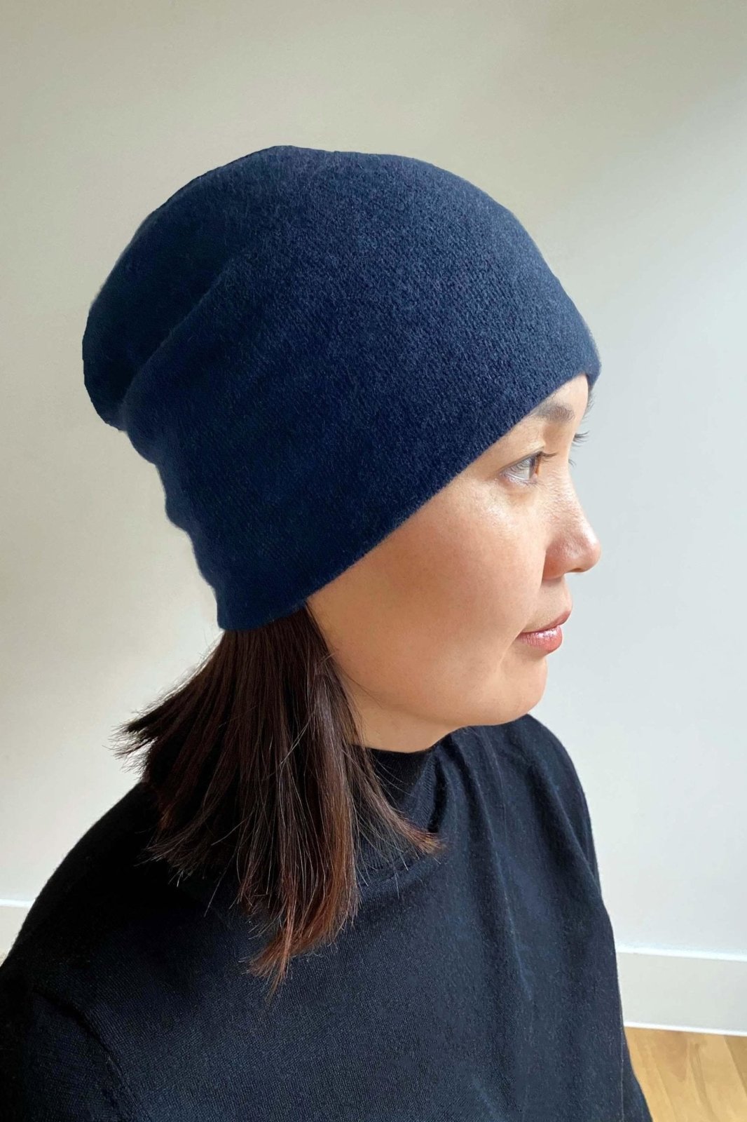 Navy cashmere beanie hat for women – - Main Image