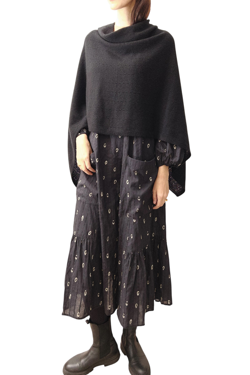 Black cashmere poncho pointelle