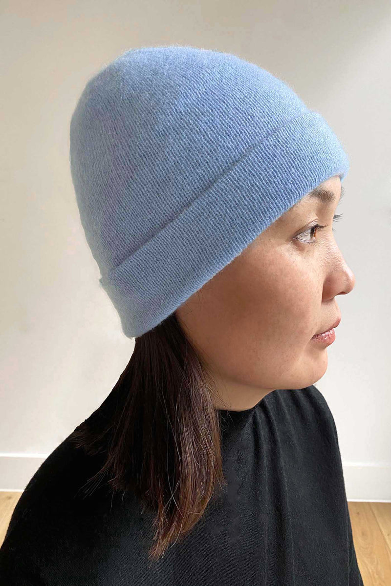 Cashmere beanie in Powder blue 