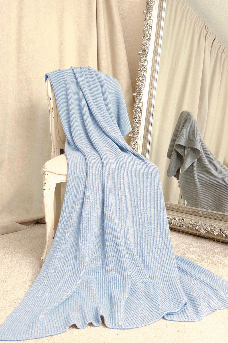 Cashmere blanket in powder blue