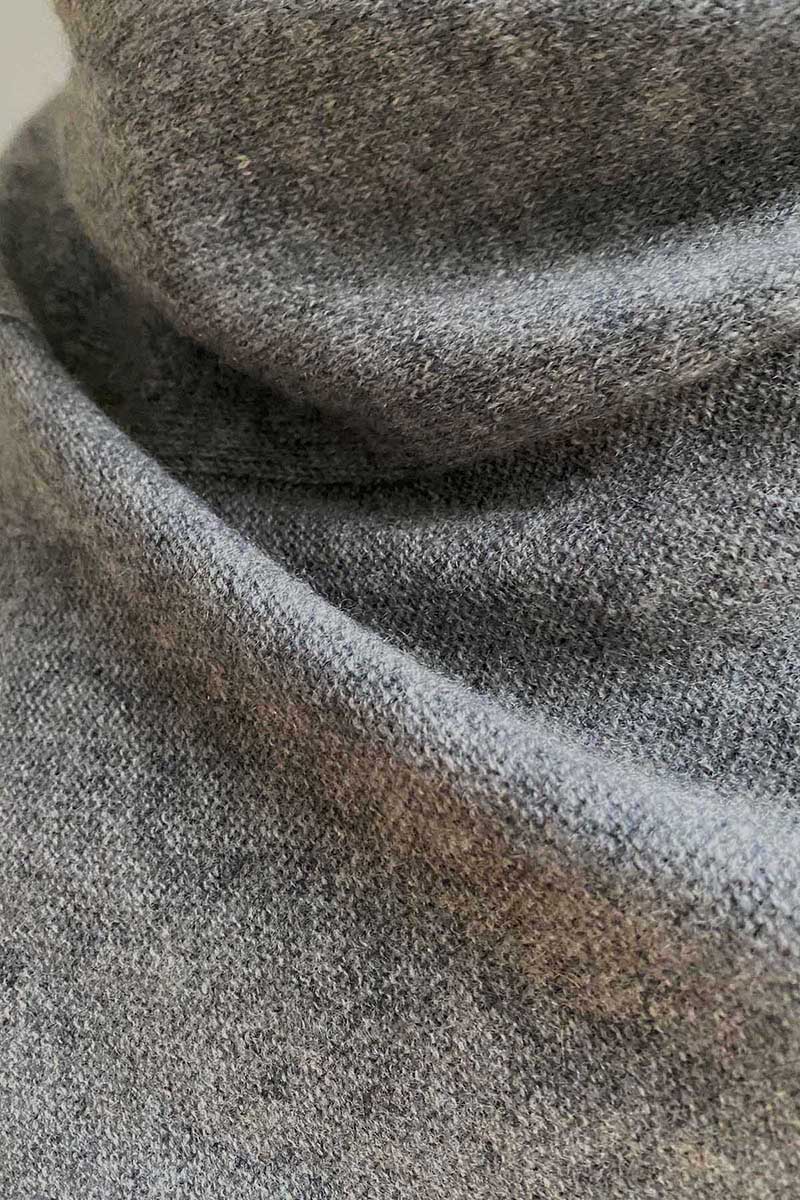 Grey cashmere scarf