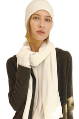 Cashmere hat white woman