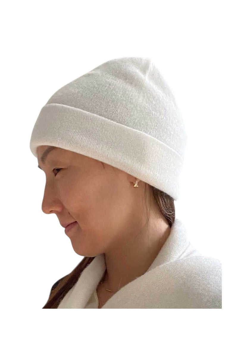 White cashmere beanie UK